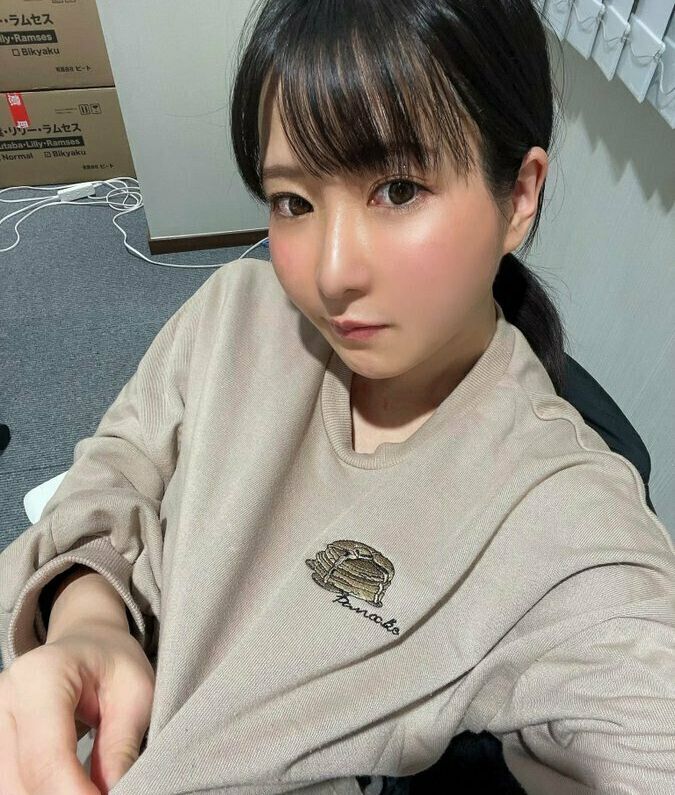 Lunaamemiya desnuda #108942875