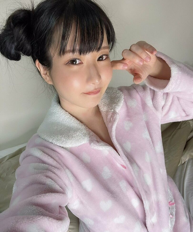 Lunaamemiya desnuda #108942876