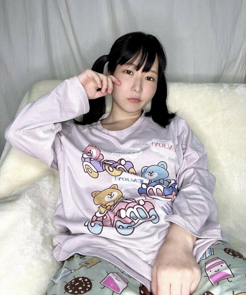 Lunaamemiya desnuda #108942881