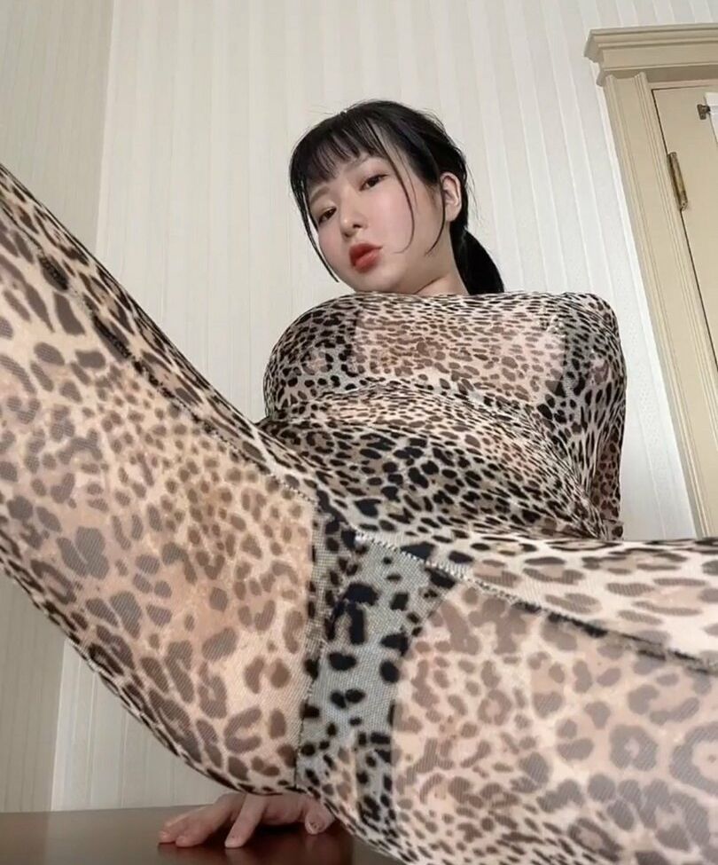 Lunaamemiya desnuda #108942912