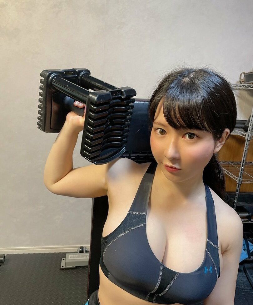 Lunaamemiya desnuda #108942920