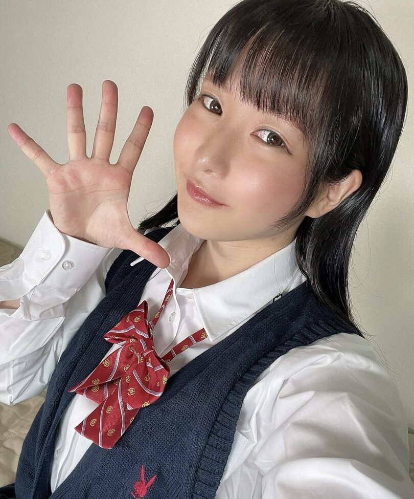 Lunaamemiya desnuda #108942922