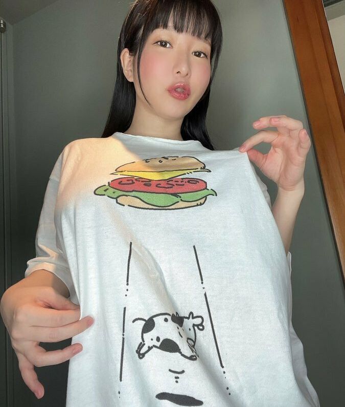 Lunaamemiya desnuda #108942935