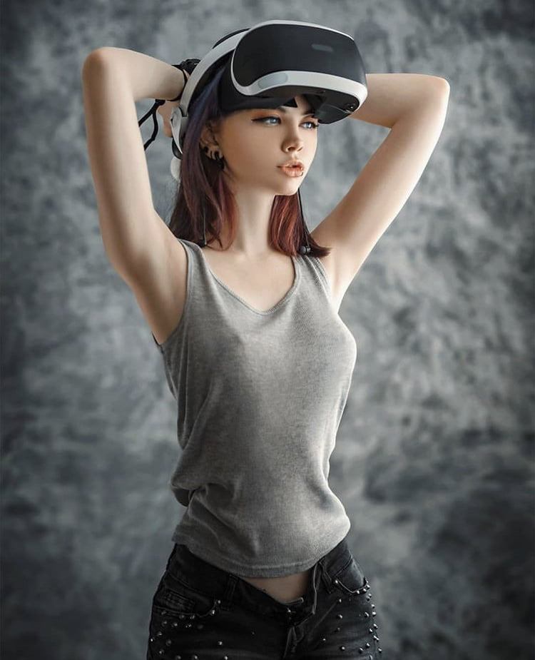 Braless mofos
 #99089618