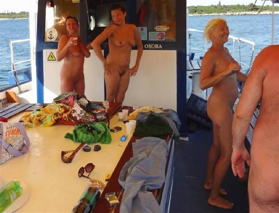 MILF et salopes 422 #94393419