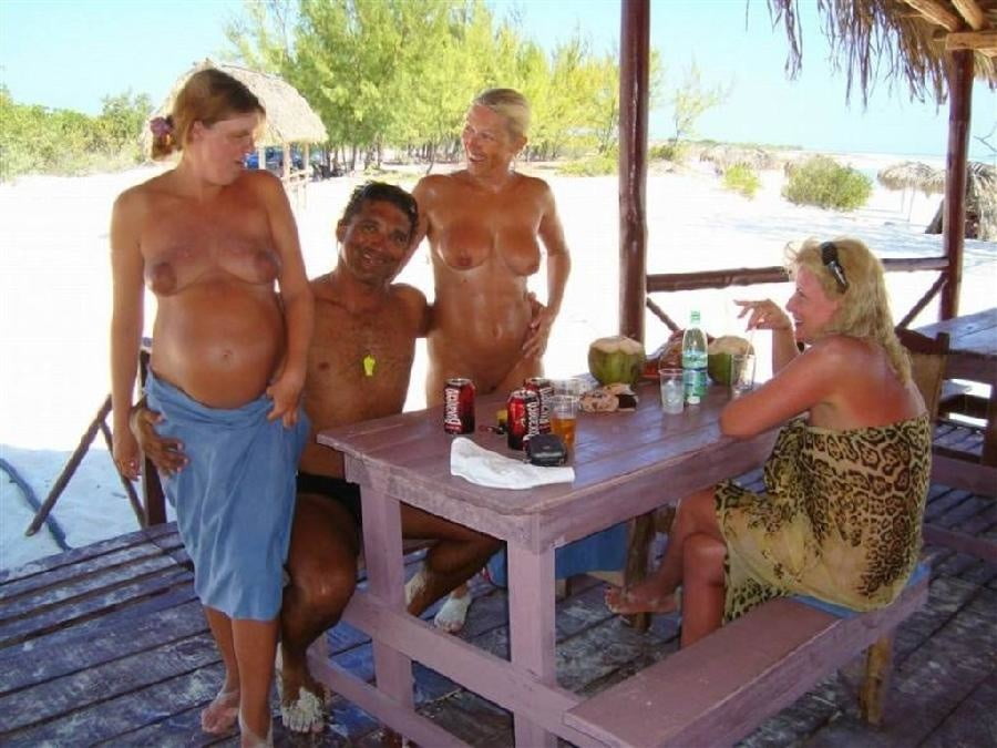 MILF et salopes 422 #94393553