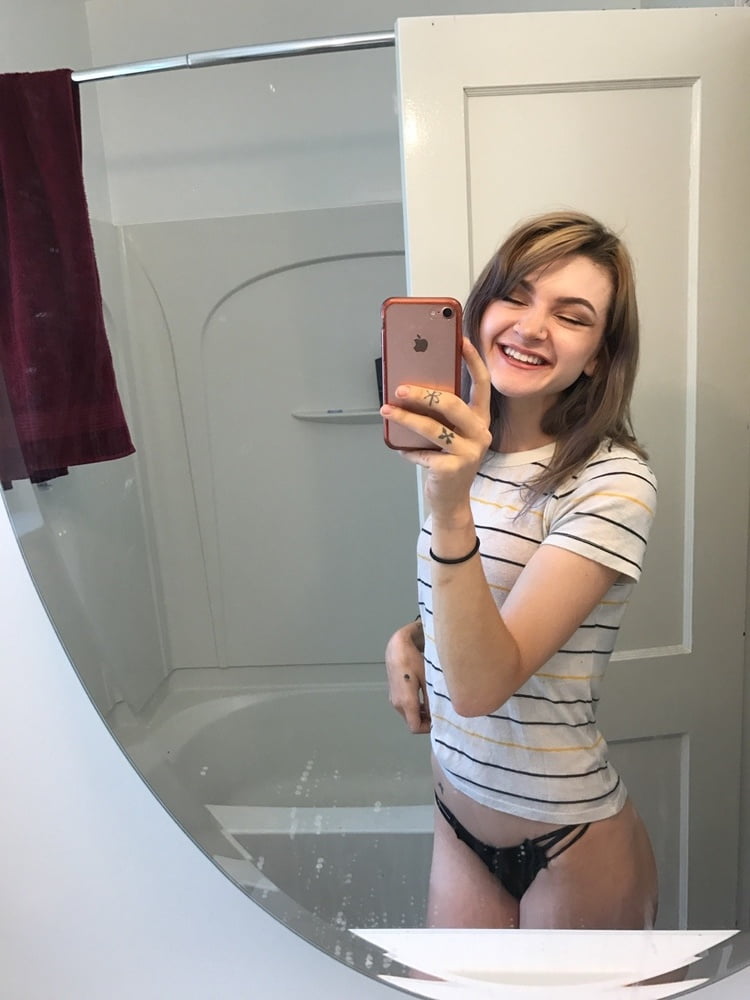 Awesomebrunette gallery #103864764
