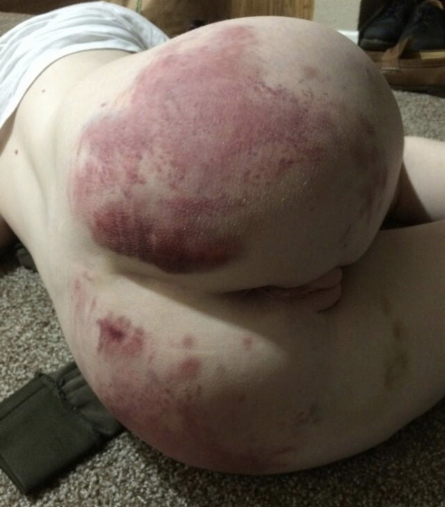 What does a woman&#039;s bottom must look like? #102257106