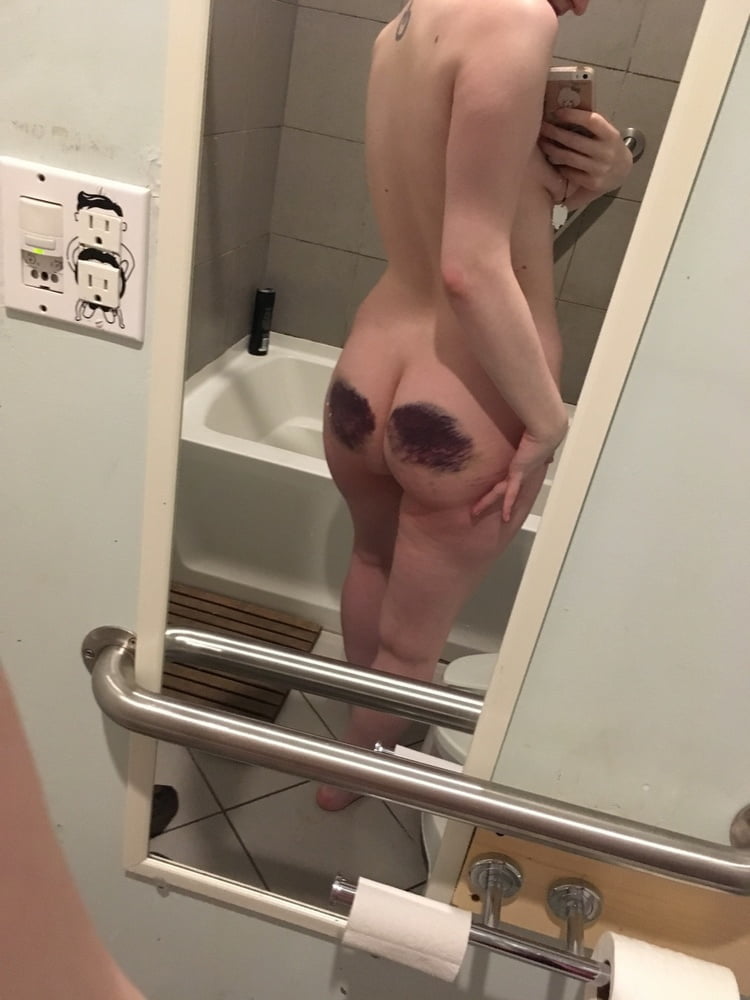 What does a woman&#039;s bottom must look like? #102257229