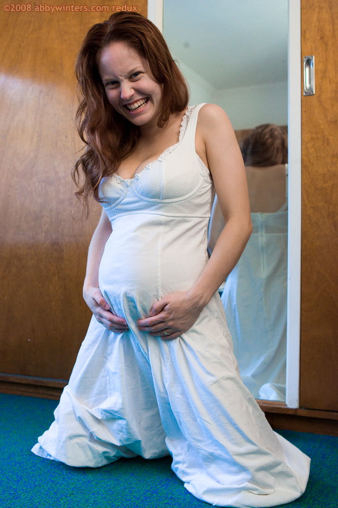 Rosanna incinta
 #96328613