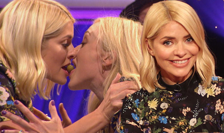 Holly Willoughby
 #89135921