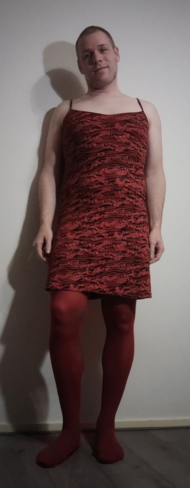 Robert hendriksen - sissy striptease "red" (édition courte)
 #106777858