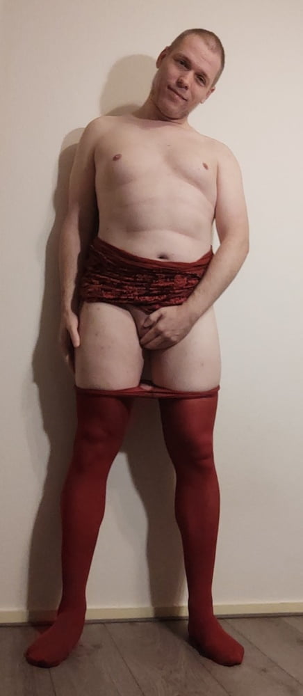 Robert hendriksen - sissy striptease "red" (édition courte)
 #106777866