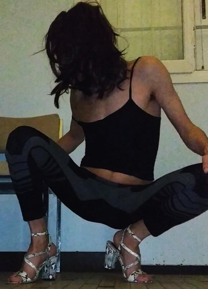 Petit debutante trav
 #89764964