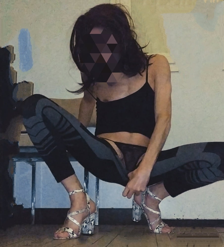 Petit debutante trav
 #89764970