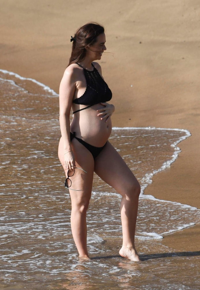Jennifer metcalfe incinta in bikini nero
 #102628609