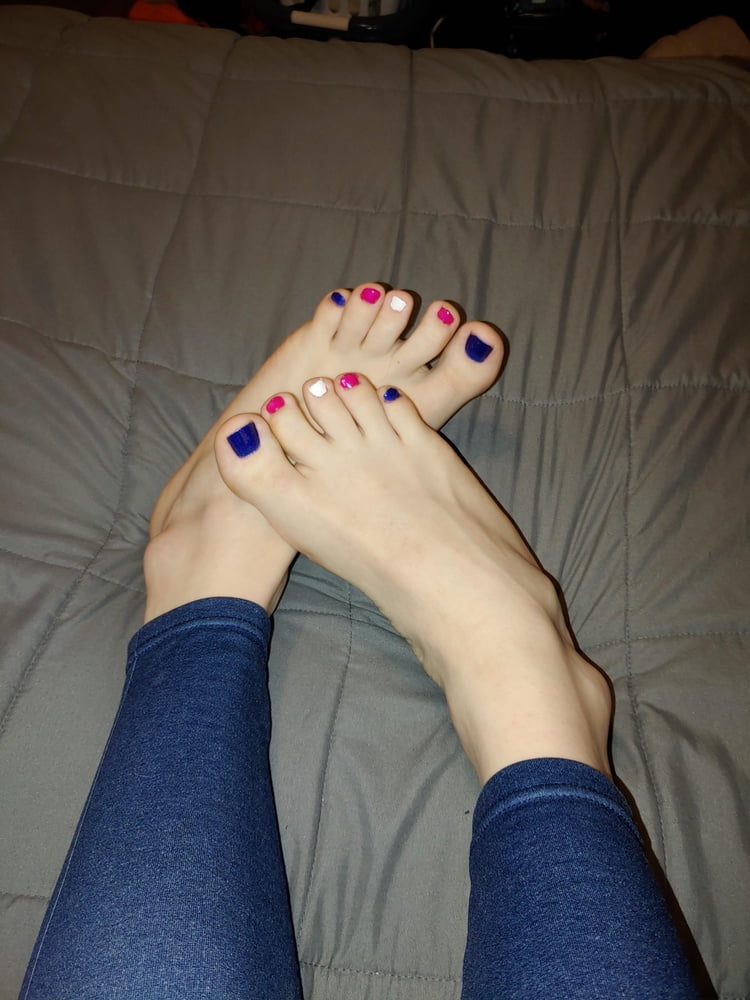 Feet #92764629