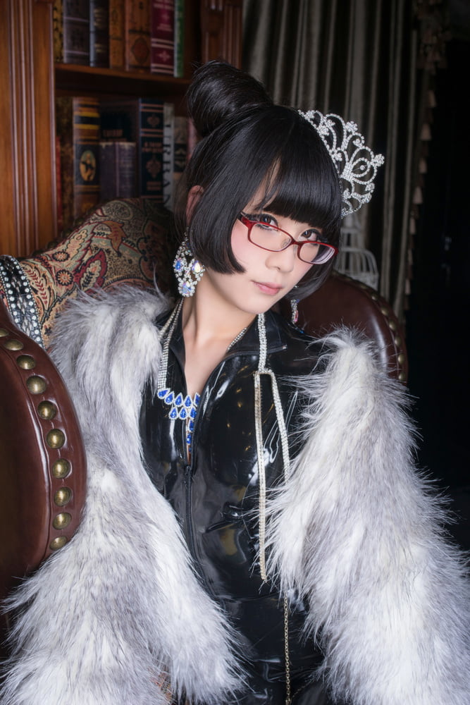 Eri Kitami in sexy abito di lattice nero
 #94073701