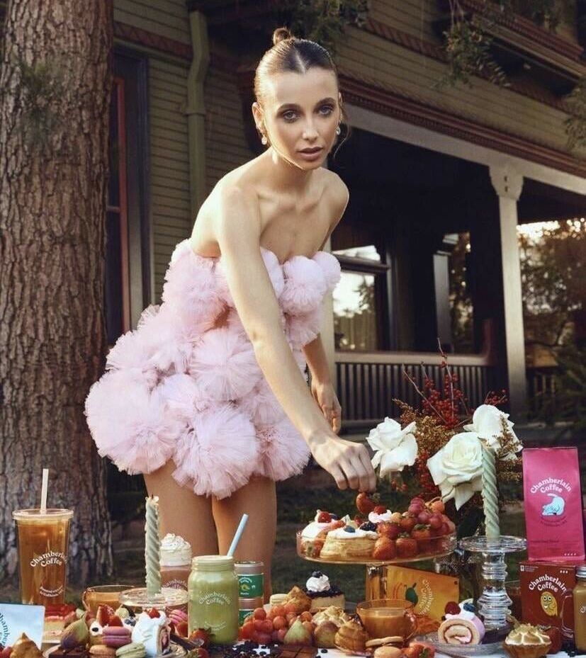 Emma Chamberlain nackt #108607797