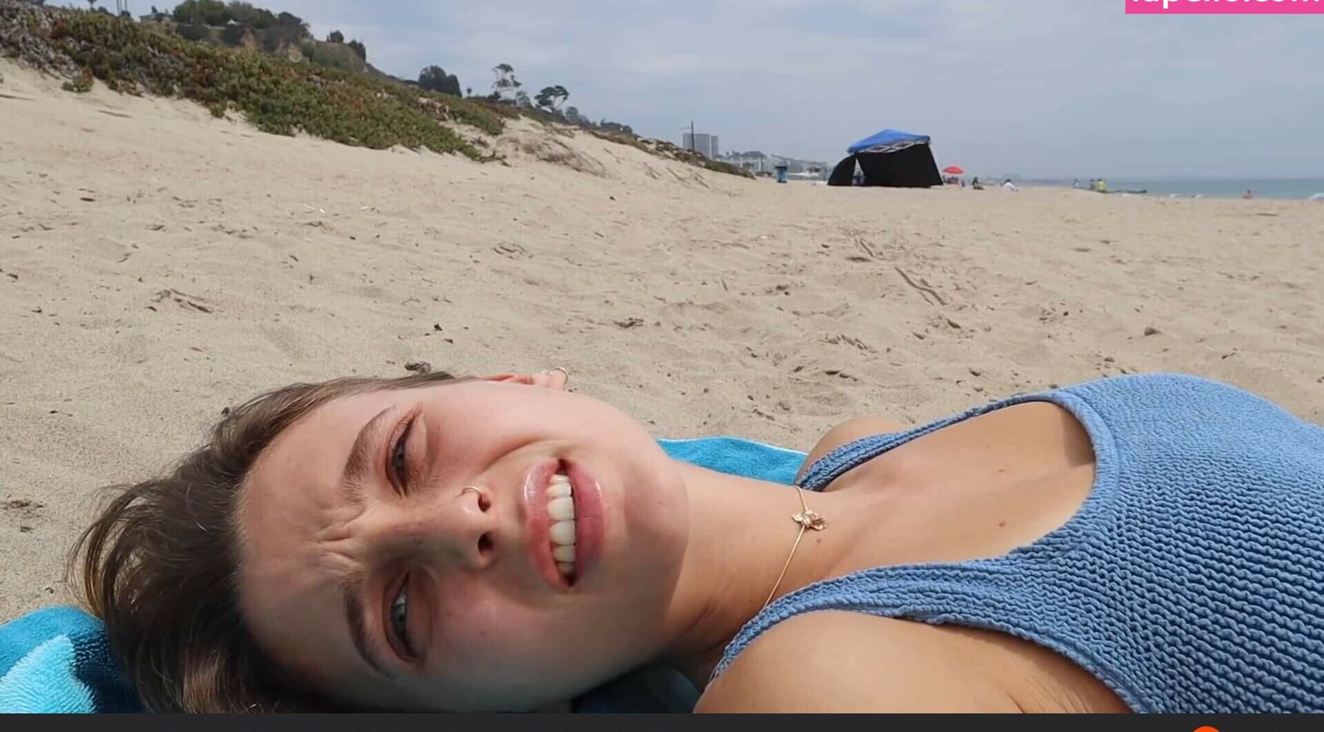 Emma Chamberlain nackt #108607800