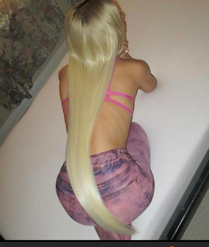 Emma Chamberlain nackt #108607806