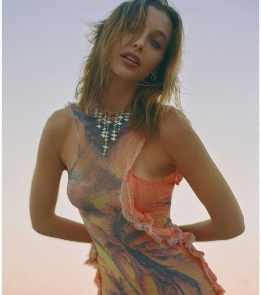 Emma Chamberlain nackt #108607861