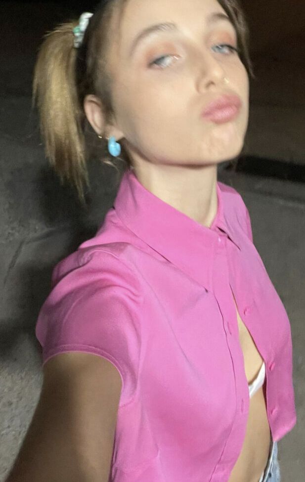 Emma Chamberlain nackt #108607864