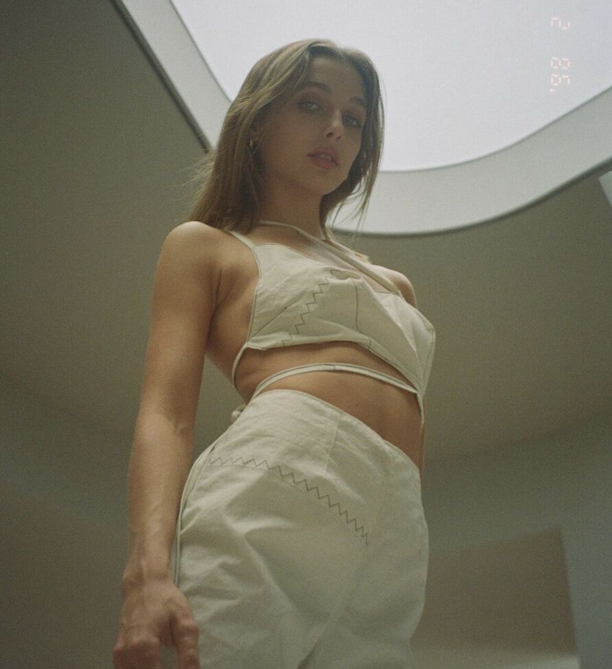 Emma Chamberlain nackt #108607867