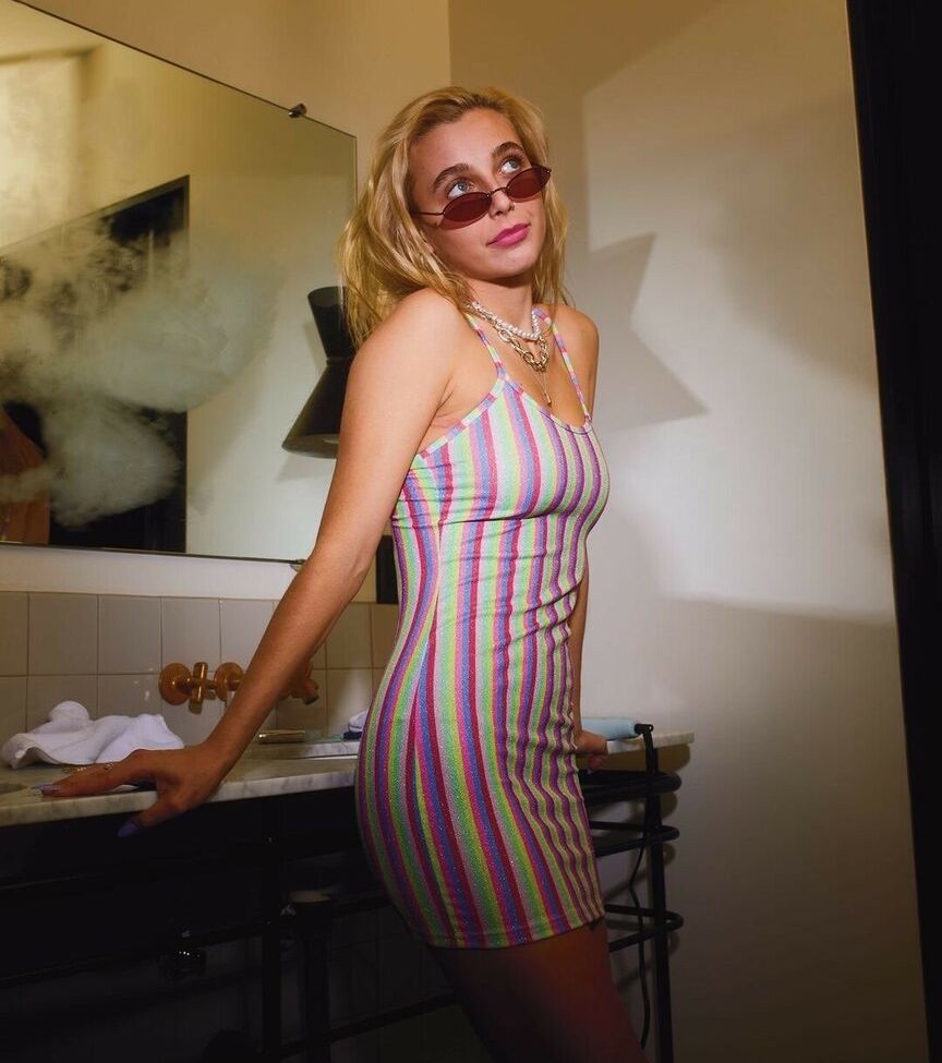 Emma Chamberlain nackt #108607869