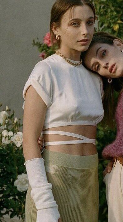 Emma Chamberlain nackt #108607874