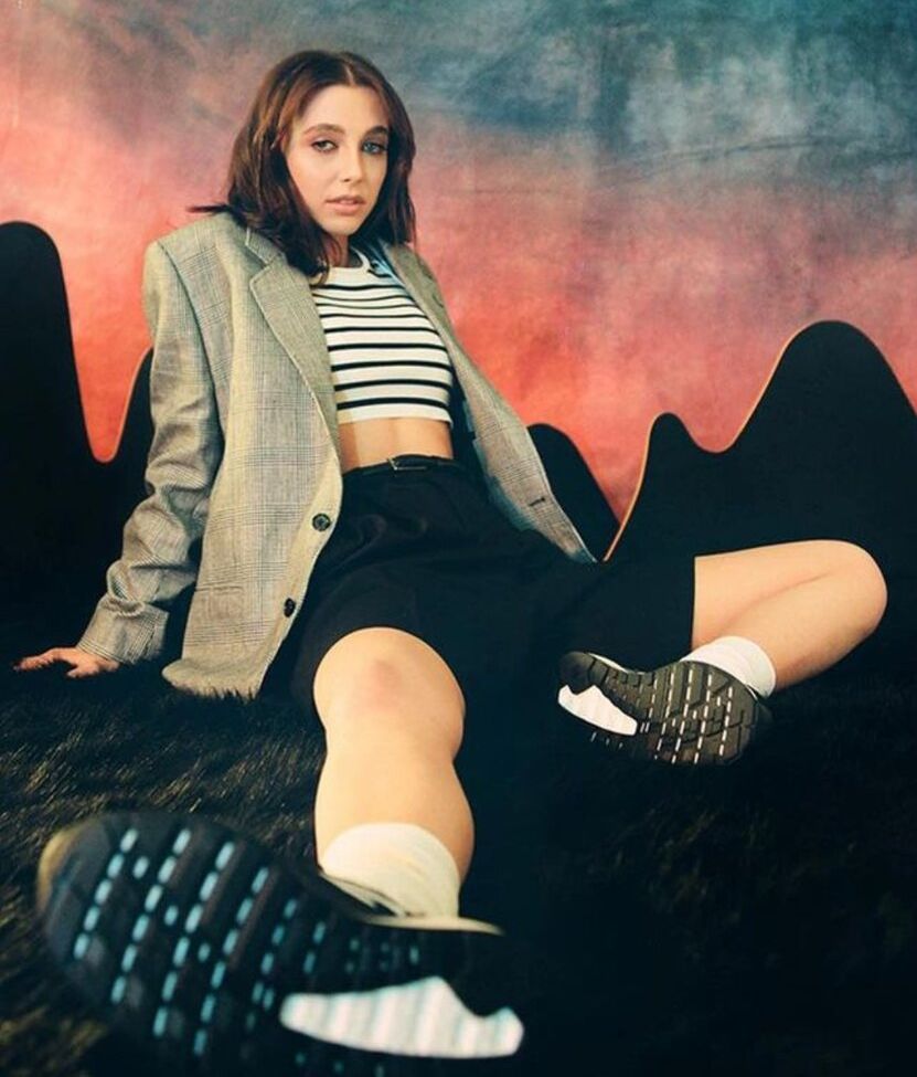 Emma Chamberlain nackt #108607876