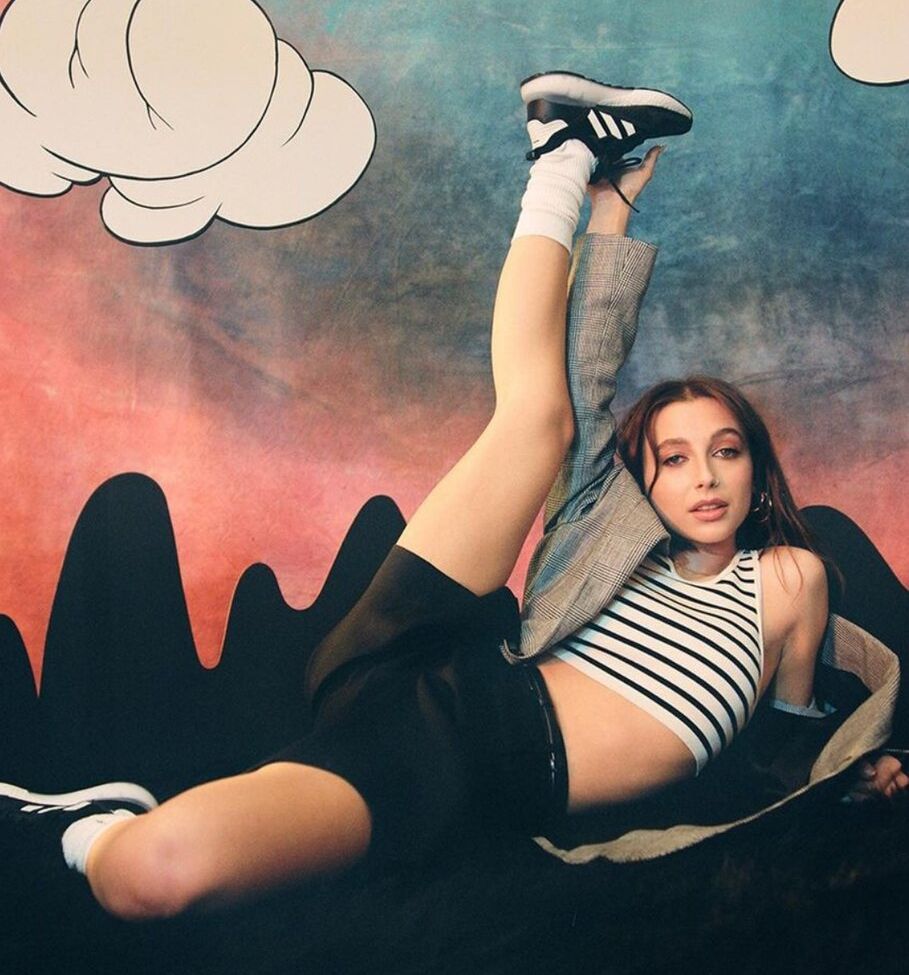 Emma Chamberlain nackt #108607877