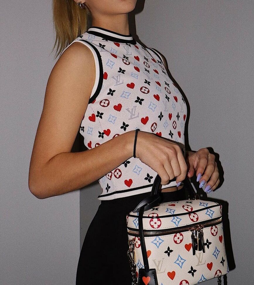 Emma Chamberlain nackt #108607881