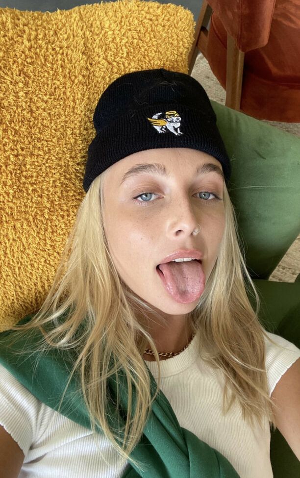 Emma Chamberlain nackt #108607891