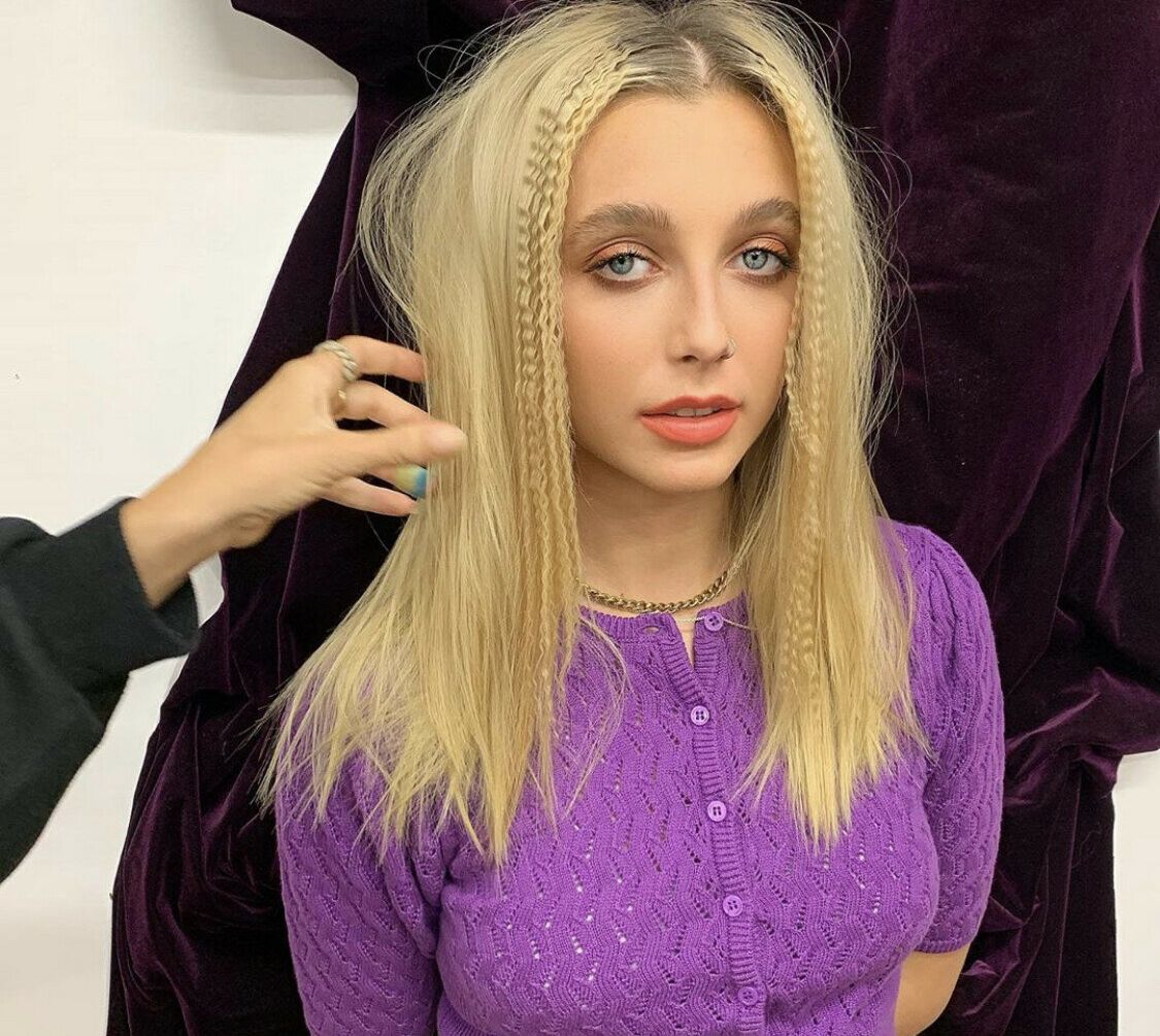 Emma Chamberlain nackt #108607892