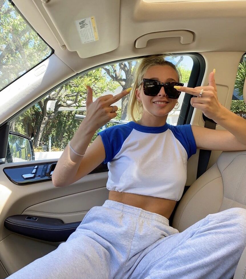 Emma Chamberlain nackt #108607899