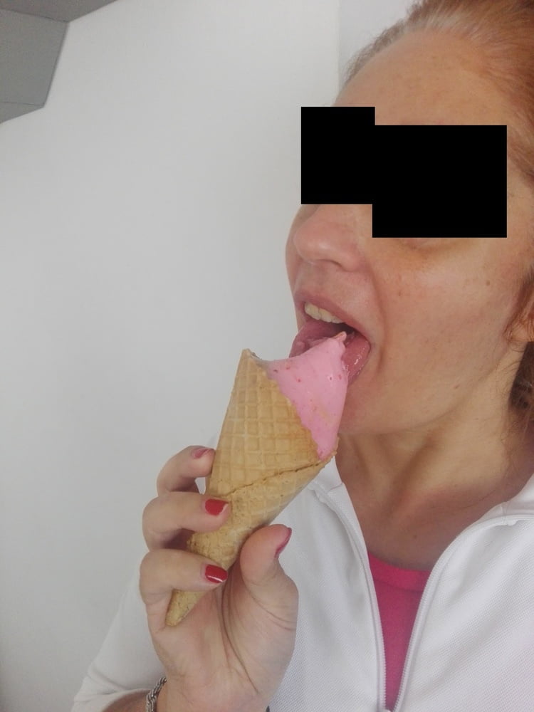 Laura's selfies #97486250