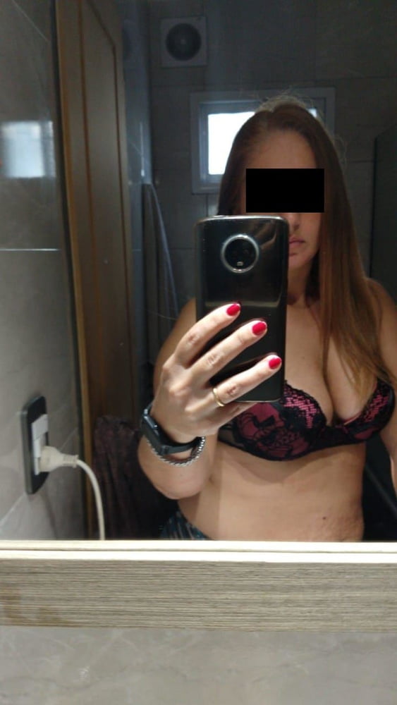 Laura's selfies #97486264