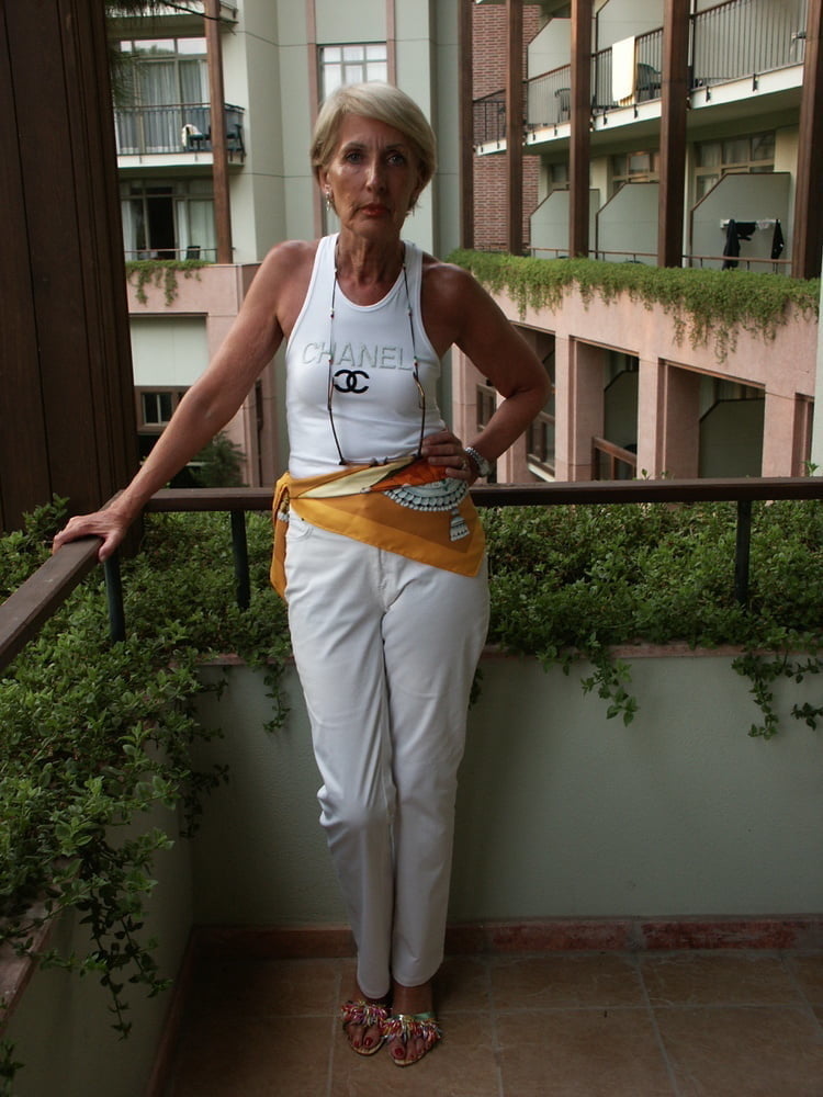 Une Grand Dame Erotique #93240889