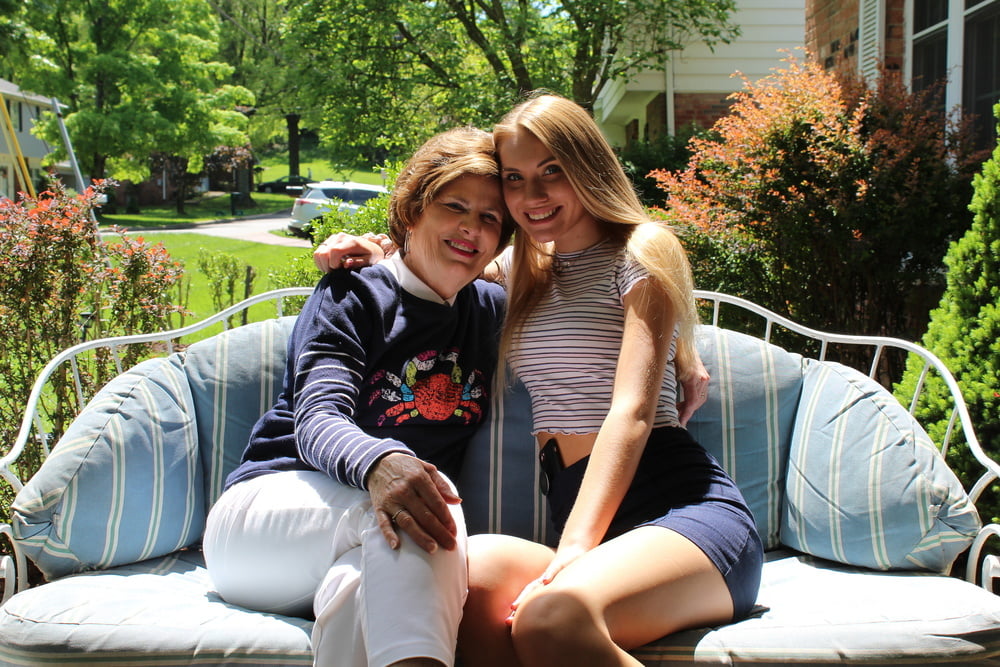 Señoras de la boca de riego 79
 #91302148