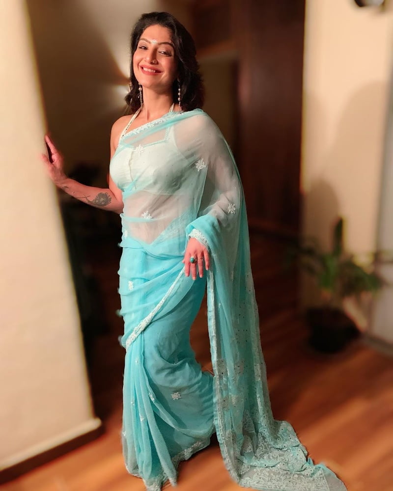 Sexy Indian milf goddess
 #88989478