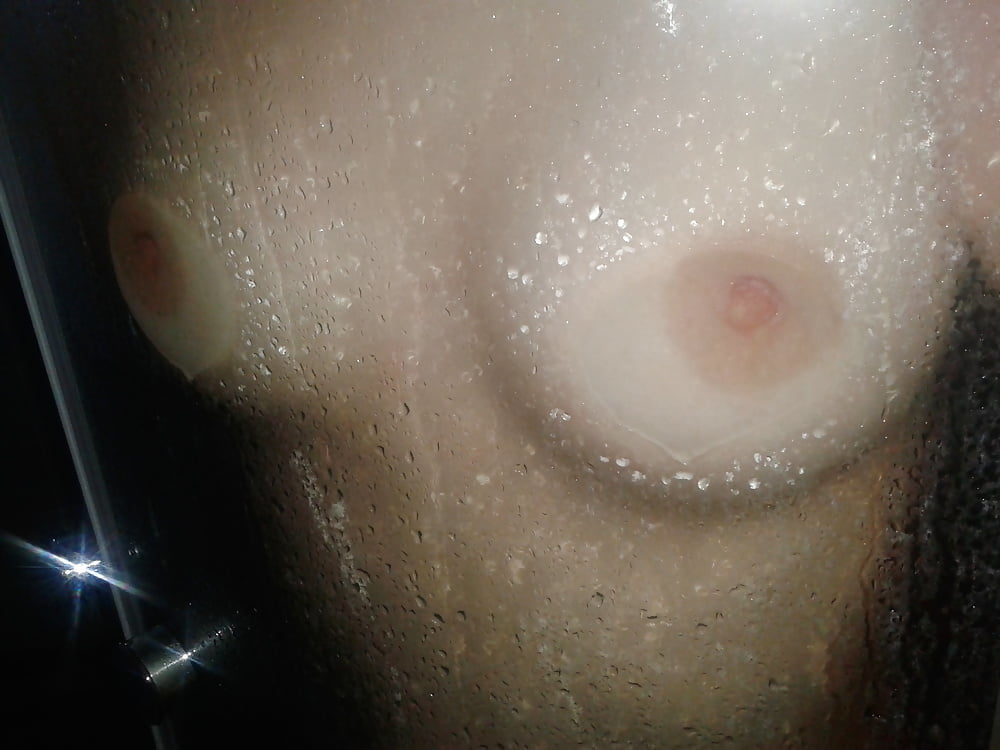 ガラスに押し付ける 7
 #104869412