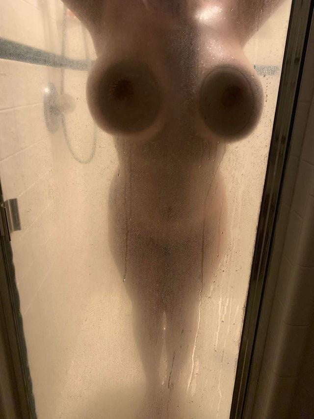 ガラスに押し付ける 7
 #104869420