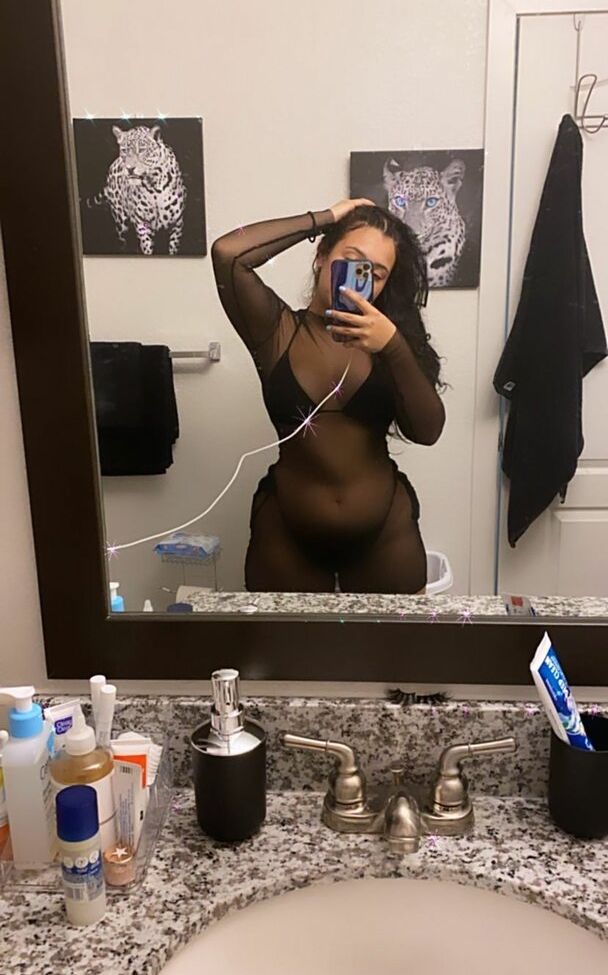 Victoriaines nackt #108250157