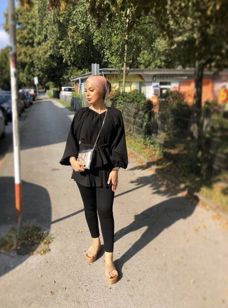 Hijab 1.0
 #94122778