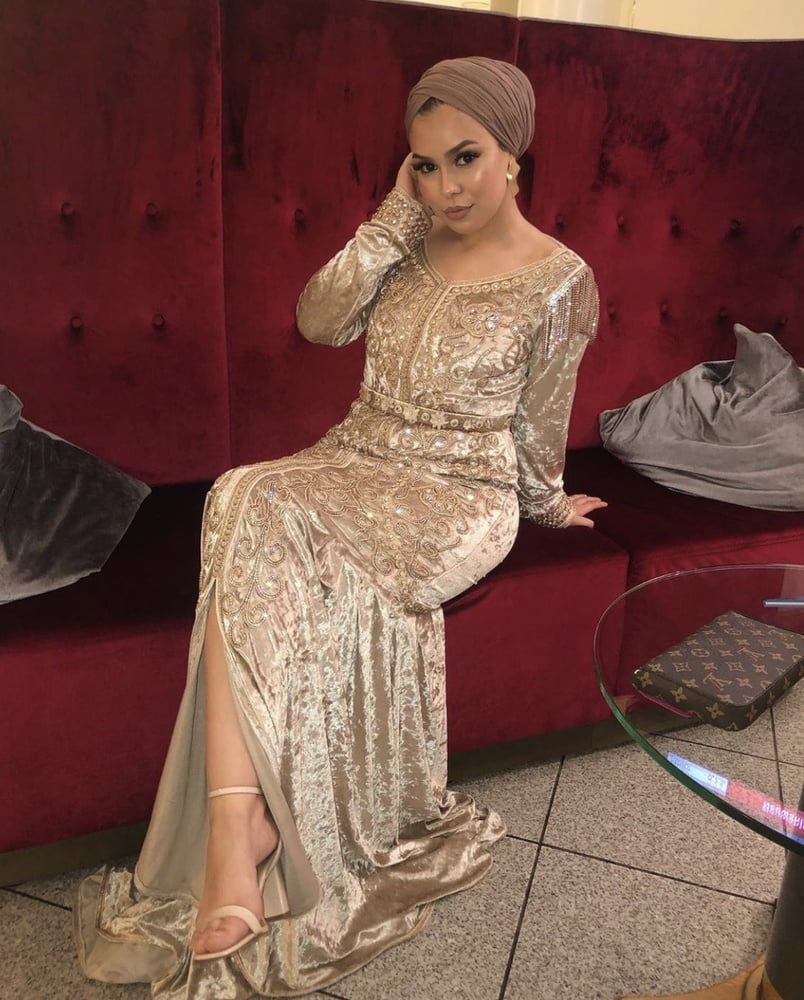 Hijab 1.0
 #94122780