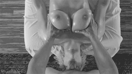 優しい揉みほぐし
 #89891709