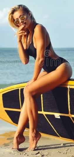Chicas surfistas
 #81662031