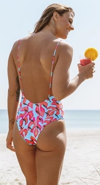 Chicas surfistas
 #81662124