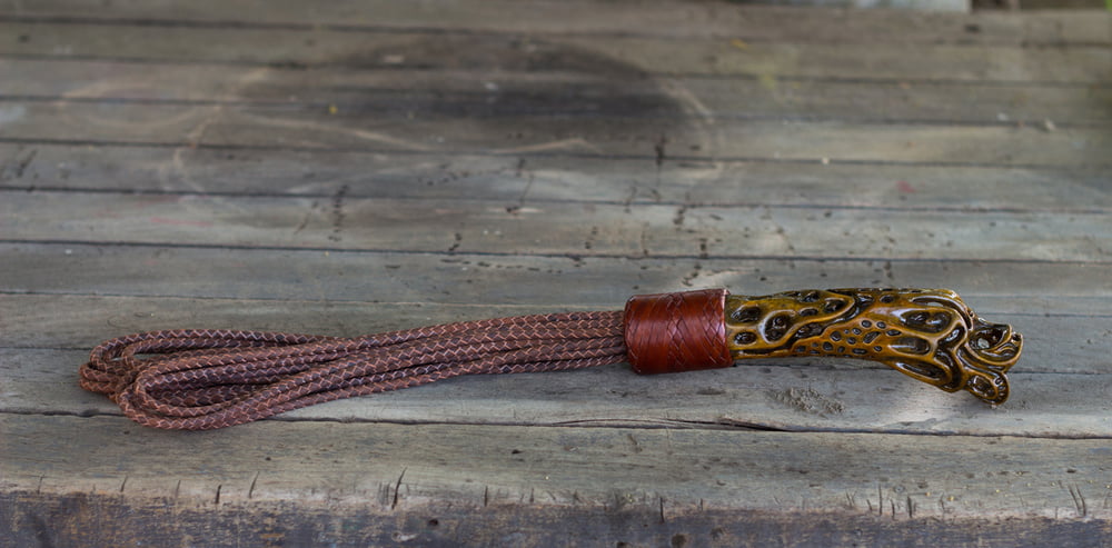 The Curve. Loop flogger #94918214